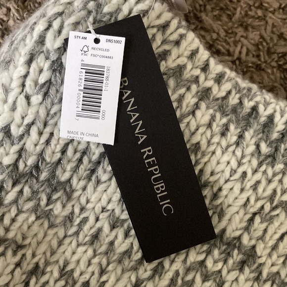 NWT! Banana Republic Faux Fur Lined snood / cowl neck scarf - Picture 3 of 5